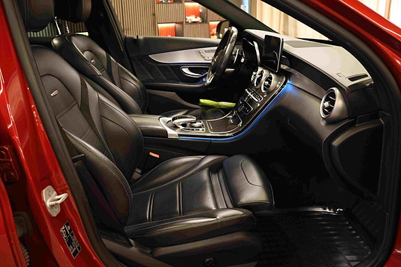 Mercedes-Benz C63 11 of 30