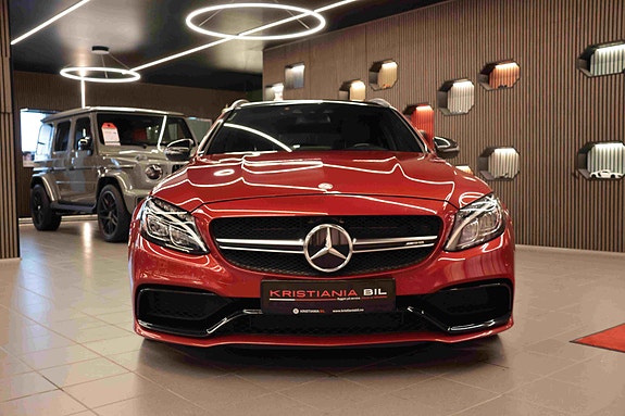 Mercedes-Benz C63 4 of 30
