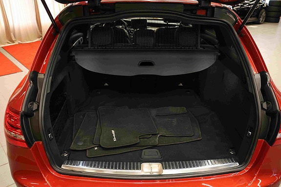 Mercedes-Benz C63 21 of 30