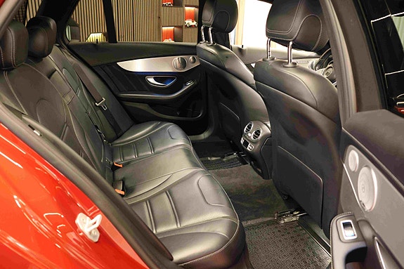 Mercedes-Benz C63 16 of 30