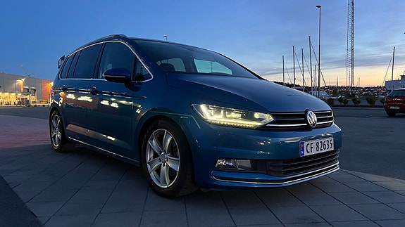 Volkswagen Touran 3 of 7
