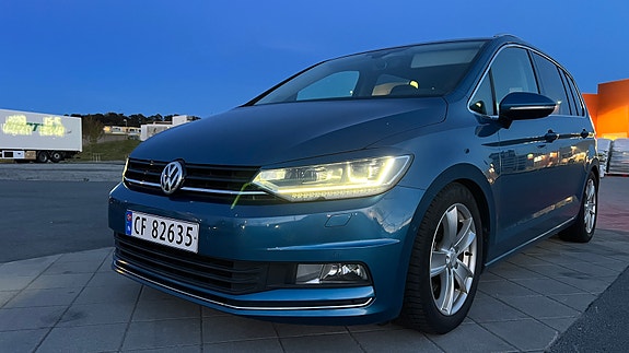 Volkswagen Touran 2 of 7