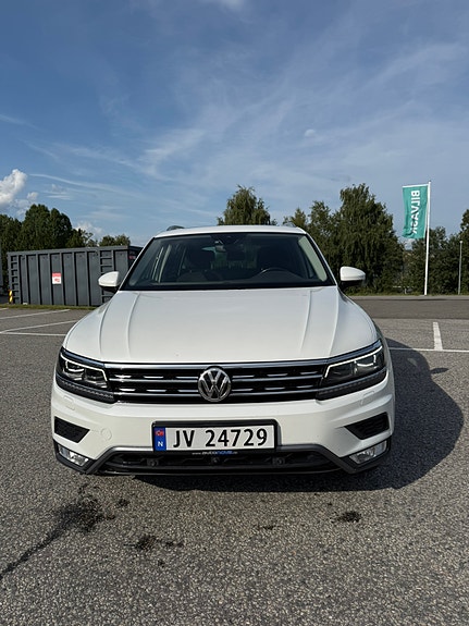 Volkswagen Tiguan 3 of 17
