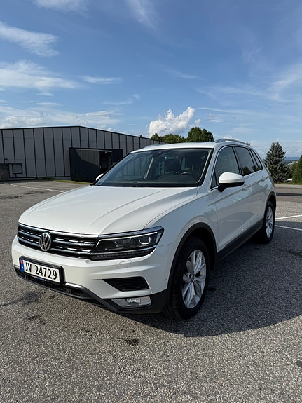 Volkswagen Tiguan 2 of 17