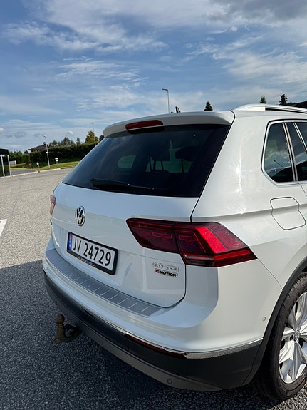 Volkswagen Tiguan 6 of 17