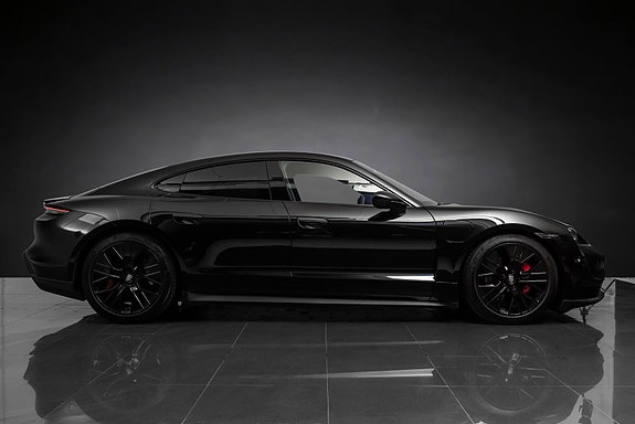 Porsche Taycan 6 of 30