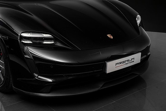 Porsche Taycan 3 of 30