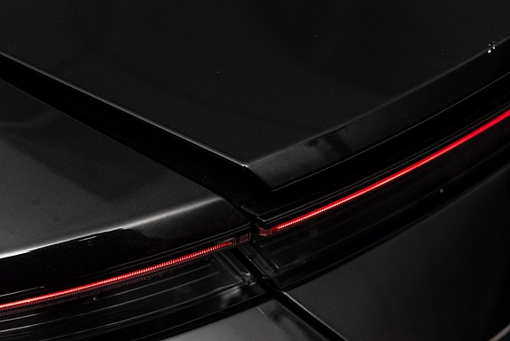 Porsche Taycan 10 of 30