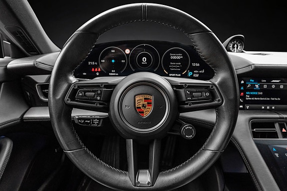 Porsche Taycan 21 of 30