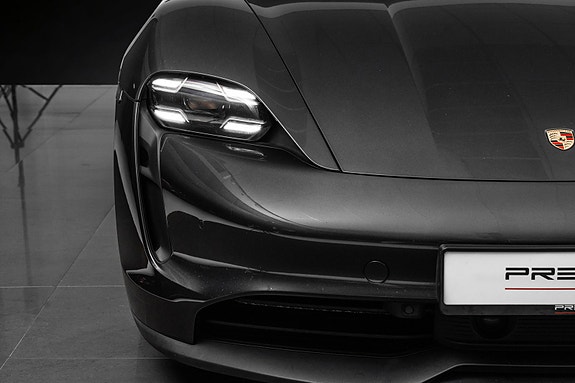 Porsche Taycan 6 of 30