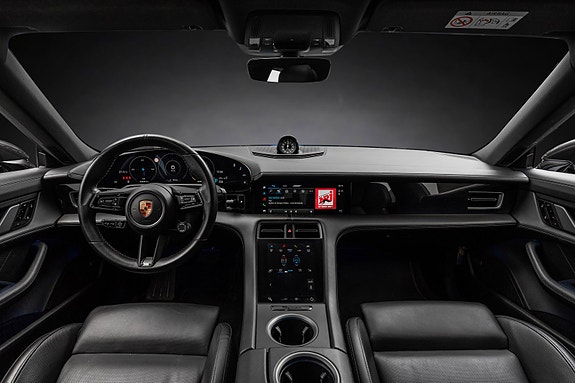 Porsche Taycan 20 of 30