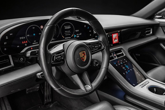 Porsche Taycan 19 of 30