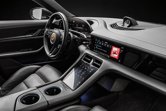 Porsche Taycan 16 of 30