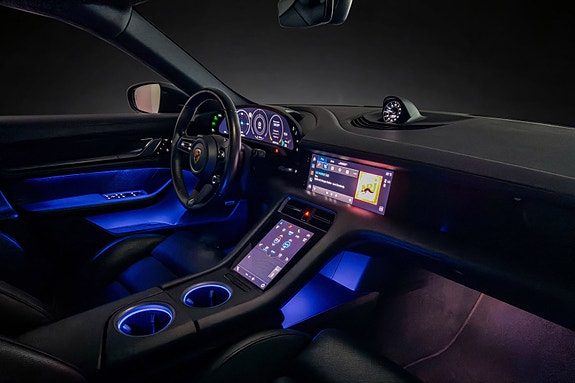 Porsche Taycan 15 of 30