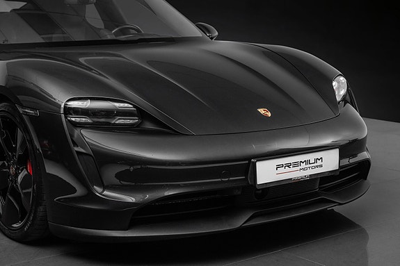 Porsche Taycan 3 of 30