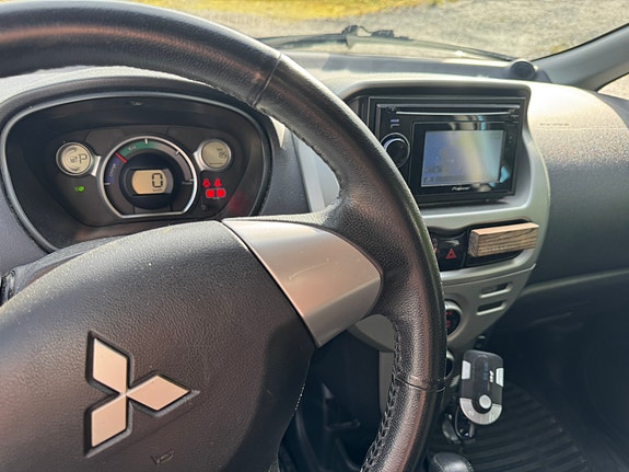 Mitsubishi i-Miev 7 of 11