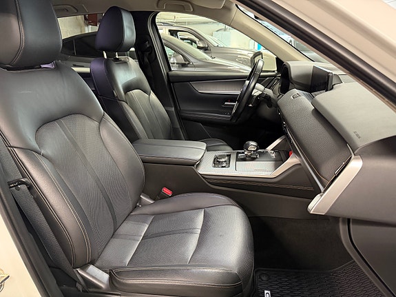 Mazda CX-60 14 of 30