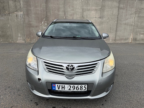 Toyota Avensis 4 of 16