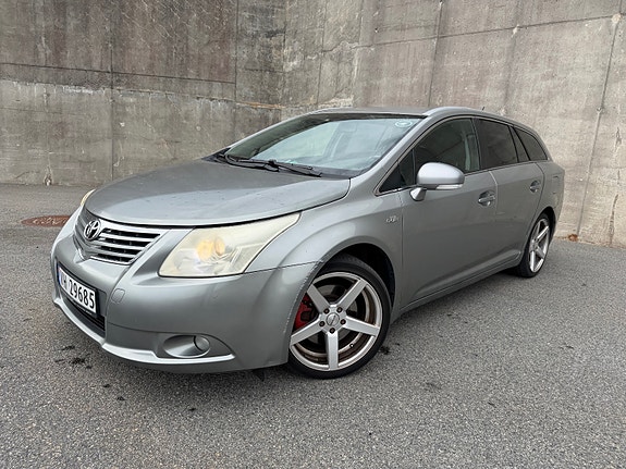 Toyota Avensis 2 of 16