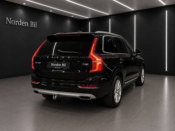 Volvo XC90 4 of 26