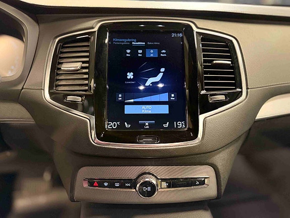 Volvo XC90 17 of 26