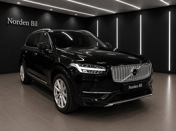 Volvo XC90 5 of 26