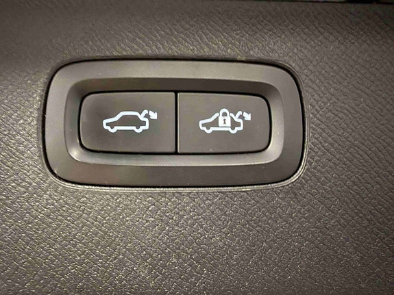 Volvo XC90 13 of 26