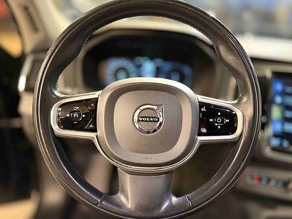 Volvo XC90 20 of 26