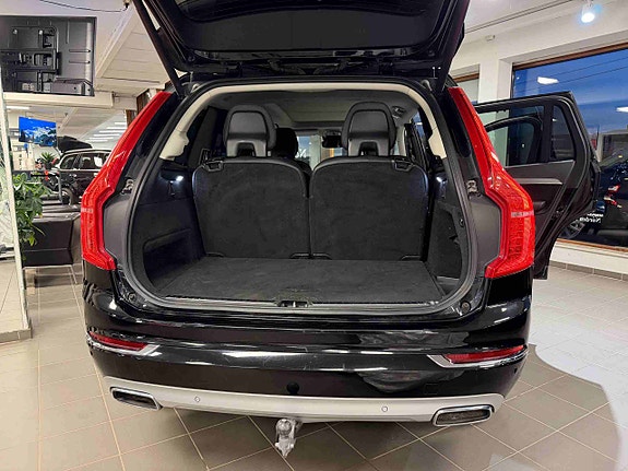 Volvo XC90 14 of 26