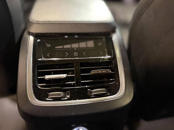 Volvo XC90 10 of 26