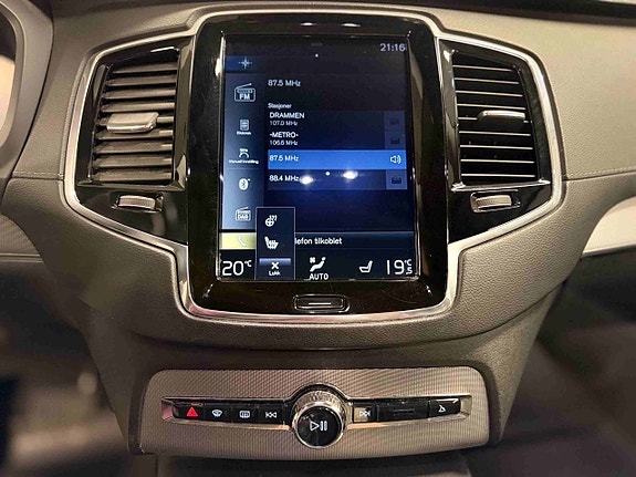 Volvo XC90 18 of 26