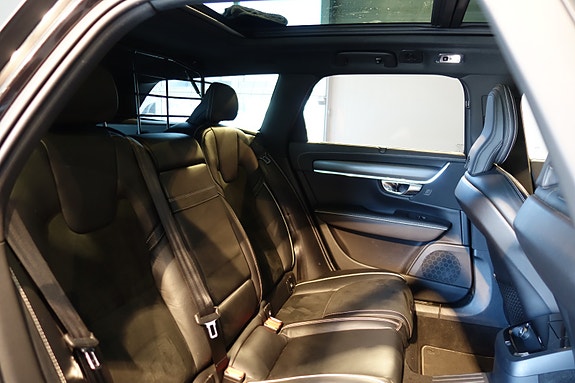 Volvo V90 26 of 30