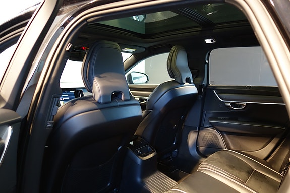 Volvo V90 24 of 30