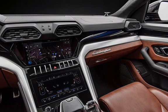 Lamborghini Urus 24 of 30