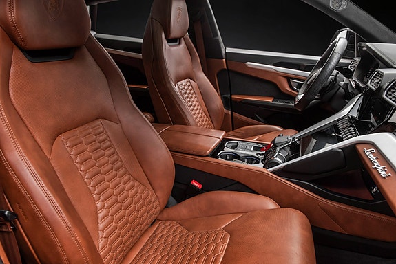 Lamborghini Urus 21 of 30