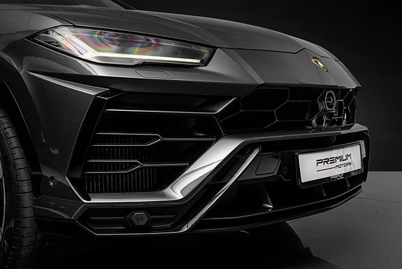 Lamborghini Urus 4 of 30