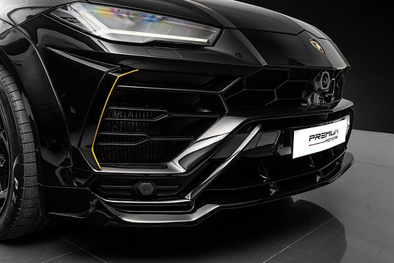 Lamborghini Urus 6 of 30