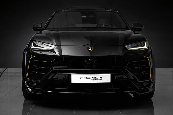 Lamborghini Urus 7 of 30