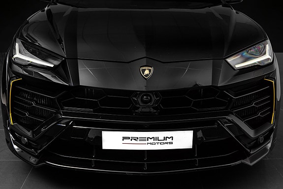 Lamborghini Urus 8 of 30