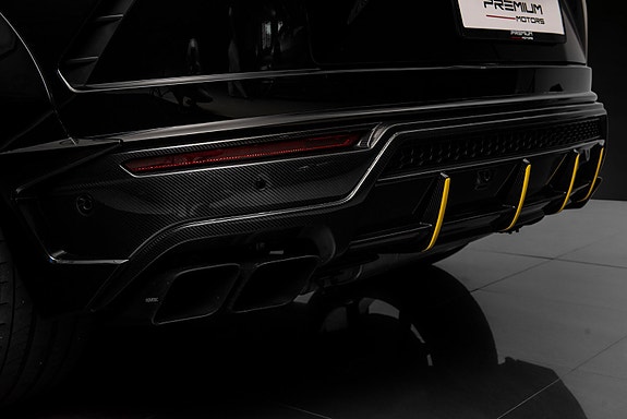 Lamborghini Urus 15 of 30
