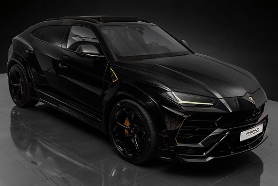 Lamborghini Urus 2 of 30