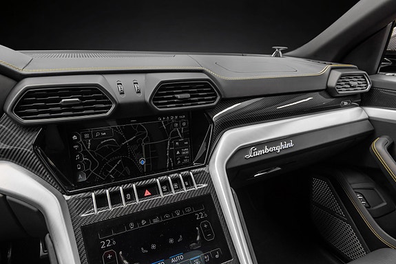 Lamborghini Urus 29 of 30