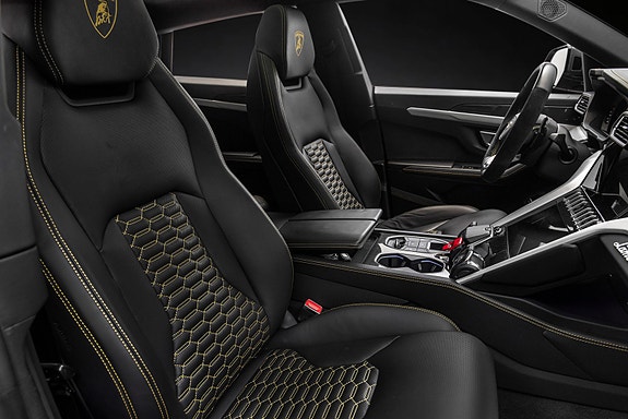 Lamborghini Urus 25 of 30