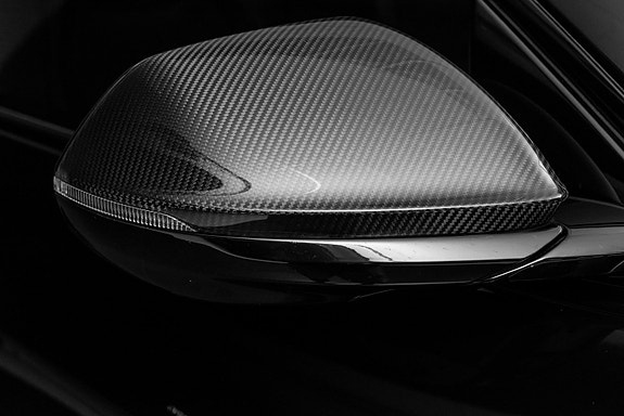 Lamborghini Urus 3 of 30