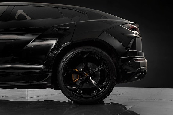 Lamborghini Urus 22 of 30