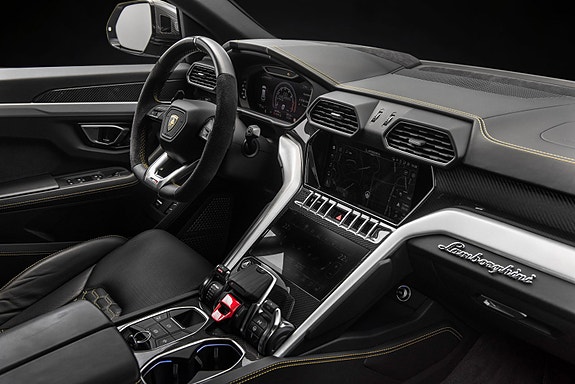 Lamborghini Urus 24 of 30
