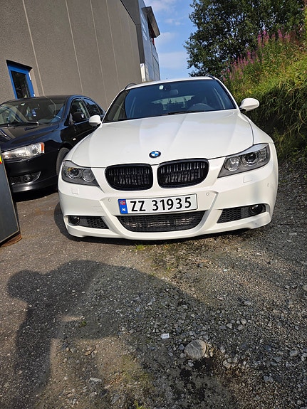 BMW 335i 2 of 9