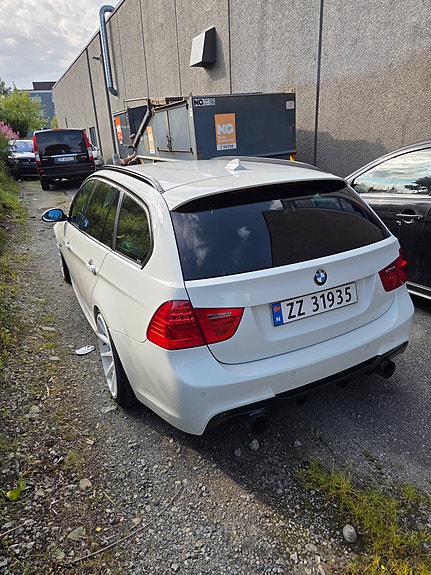 BMW 335i 5 of 9
