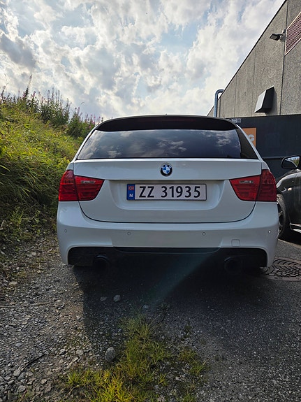 BMW 335i 6 of 9