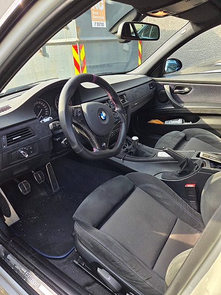 BMW 335i 8 of 9